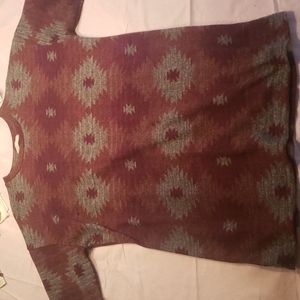 Tshirt style dress maroon in color